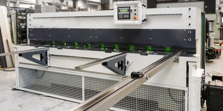 گیوتین ورق بر مکانیکی